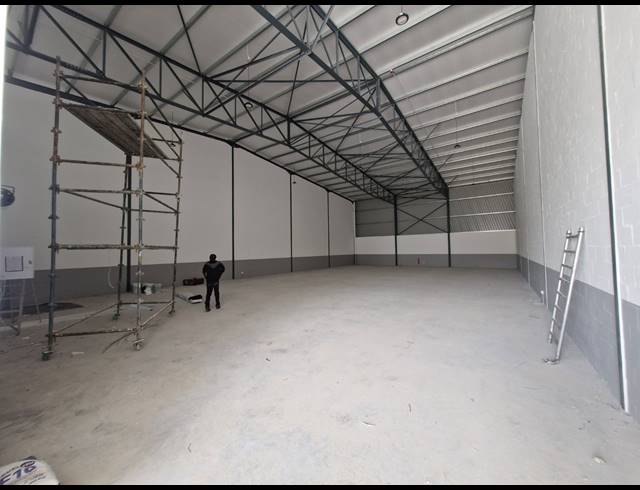 654M² WAREHOUSE TO LET IN STIKLAND INDUSTRIAL